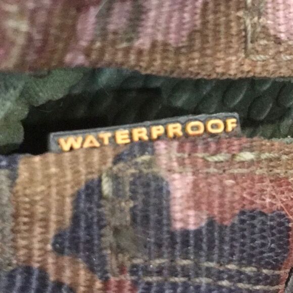 BOYS SIZE 5 CAMO KEENS! - Picture 6 of 9